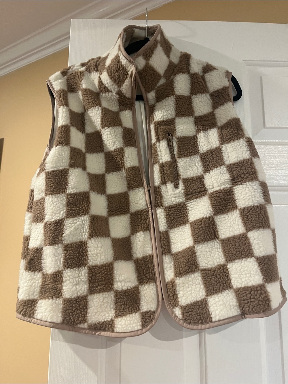 Checkered Sherpa Vest - Brown & Cream